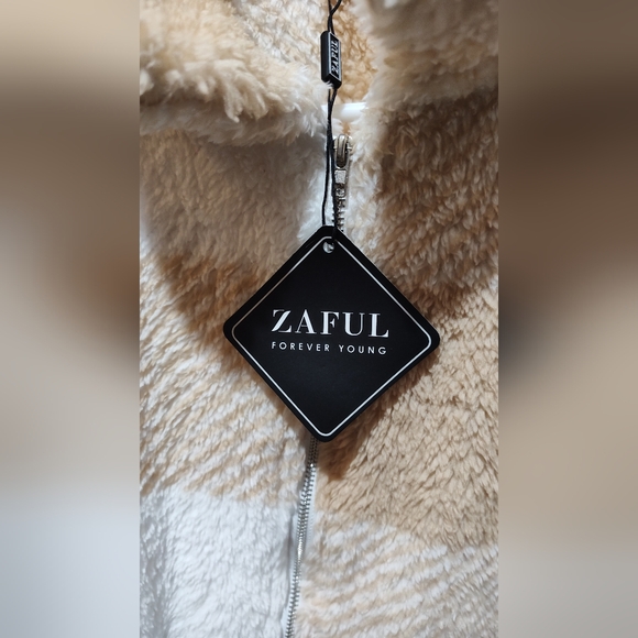 Zaful Cropped teddy coat - Picture 2 of 5
